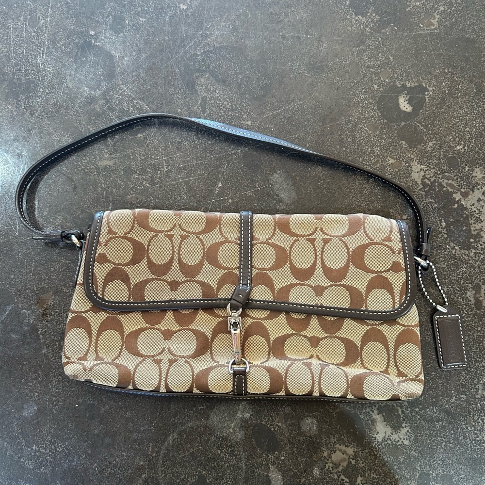 Coach shoulder bag- Brown